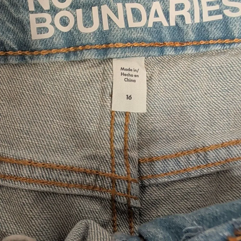 NO Boundaries Jeans Women’s Size 16 Light Enzyme W Tint Denim Wide Leg Zip NEW